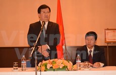 越南政府副总理郑廷勇探访越南驻日本大使馆