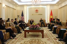 越南国防部领导人会见国际客人
