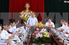 越南政府总理阮春福赴永隆省调研