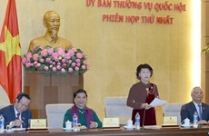 越南第十四届国会常委会召开第一次会议