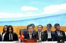 越南在东盟与伙伴国外长会议上再次强调保障东海和平安全稳定和航行与飞越自由的立场
