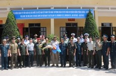 多国驻越武官代表团参观越南防空空军军种78营
