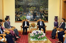 越南公安部长苏林上将会见越南驻外大使和代表机构首席代表