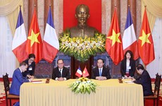 法国总统：越南在东南亚地区占有重要的地缘战略