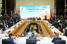 越南政府总理阮春福出席东盟与对话伙伴国系列会议