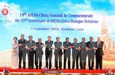 越南政府总理阮春福出席第29届东盟峰会及系列会议
