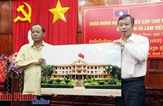 越南平福省与老挝占巴塞省促进农业合作