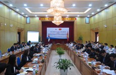 越韩政府间委员会第十五次会议在河内召开