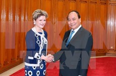 越南政府总理阮春福会见瑞士联邦经济总局局长茵艾辛