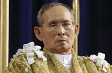 河内市领导前往泰国驻越大使馆吊唁泰国国王普密蓬逝世