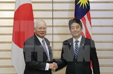 日本首相安倍晋三和马来西亚总理纳吉布举行会谈 重申东海问题立场