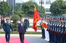 越南政府总理阮春福走访防控空军军种（组图）