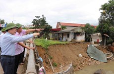 国会副主席冯国显走访慰问莱州省灾区灾民（组图）