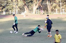 越南国家足球队为迎战老挝球队做好准备（组图）