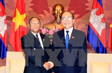 越南国会主席阮生雄会见柬埔寨国会主席韩桑林