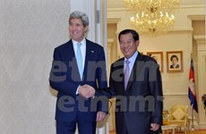 柬埔寨首相洪森会见美国国务卿克里