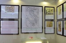 “黄沙与长沙归属越南——历史证据和法律依据”地图与资料展在前江省举行