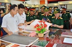 北宁省举行“黄沙与长沙归属越南——历史证据和法律依据” 地图与资料展