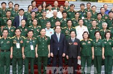 越南国家主席陈大光接见老战士代表