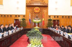 越南政府总理阮春福与斯洛伐克总理罗伯特·菲乔举行会谈