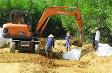 越南国会科技与环境委员会组团监督河静省的环保工作