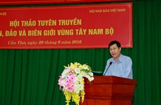 越南西南部海洋岛屿和边境地区领土主权宣传工作研讨会在芹苴市举行