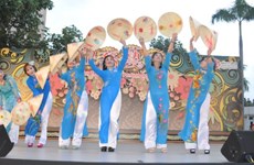旅居中国澳门越南人社团参加“2016年亚裔艺采”民族文化交流活动