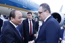 阮春福总理抵达莫斯科开始对俄访问 与俄罗斯总理梅德韦杰夫举行会谈