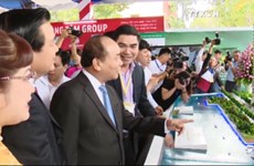 阮春福总理：政府承诺为在隆安省投资兴业的投资商提供便利