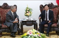 越南政府副总理郑廷勇会见欧盟主管环境事务执委维拉