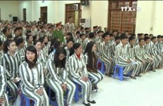 越南全国各地实施主席特赦令  对4384名罪犯实行特赦
