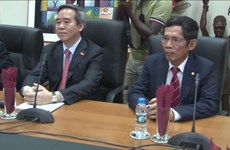 越共中央经济部部长阮文平对安哥拉进行工作访问