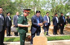 柬埔寨首相洪森参观访问同奈省125号兵团历史遗迹区 