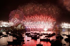 澳大利亚悉尼盛大烟火表演 迎接新年（组图）