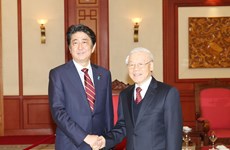 越南领导人会见正在访越的日本首相安倍晋三（组图）