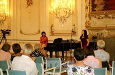 越裔作曲家成功将越南语带到国际舞台