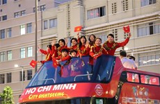 胡志明市举行仪式 庆祝载誉归来的国家女足队球员