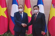 阮春福会见老挝国会主席赛宋蓬·丰威汉