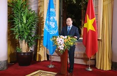 国家主席阮春福：越南自信和愿承担更多国际事务重任