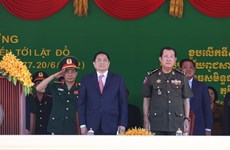 越柬总理出席推翻波尔布特政权45周年纪念活动