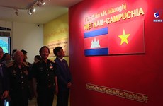  越柬团结友谊展览会在河内举办