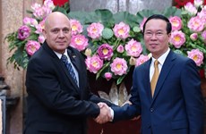 ​ 越南国家主席武文赏会见古巴共产党高级代表团