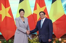 越南政府总理范明政会见比利时参议院议长斯蒂芬妮