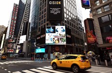 组图：越南应对新冠肺炎疫情图片在美国纽约时代广场大屏上亮相