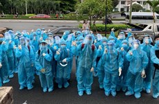 组图：胡志明市诸多医科大学生奔赴防疫第一线