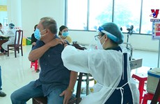 越南加快对18岁以上人员第三针接种进度