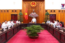 越南政府总理范明政主持召开经济复苏发展会议