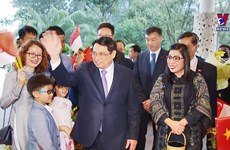 越南政府总理范明政抵达新加坡 开始访问新加坡之行