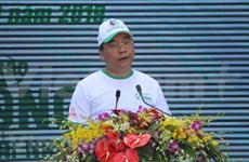 政府总理阮春福参加步行活动 呼吁全社会携手防止塑料垃圾污染