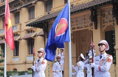越南外交部举行东盟会旗升旗仪式 庆祝东盟成立52周年（组图）
